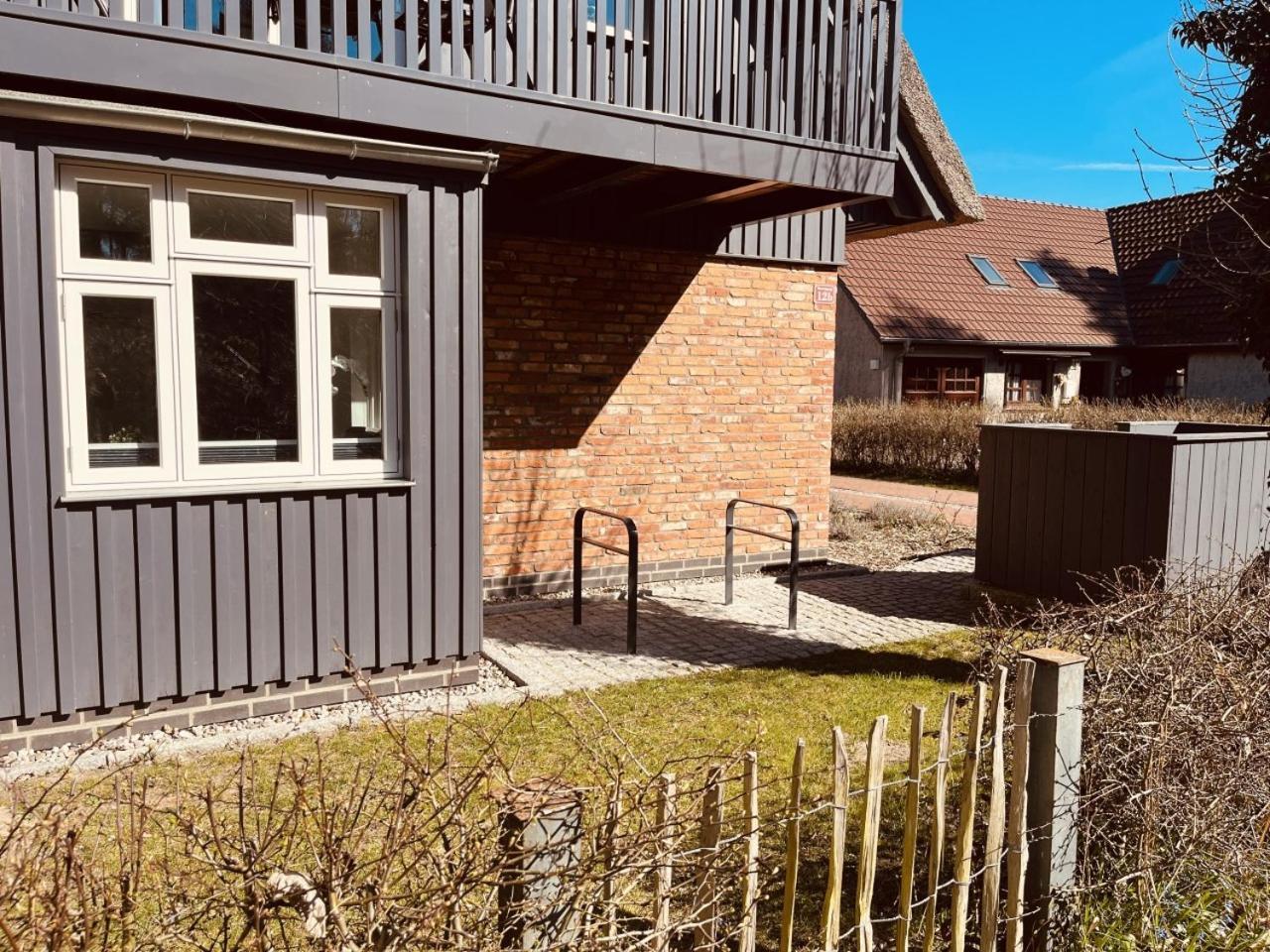 Friesia Urlaub Unterm Reetdach Fuer 4 Pers Terrasse Garten 2 Sz Born Exterior photo